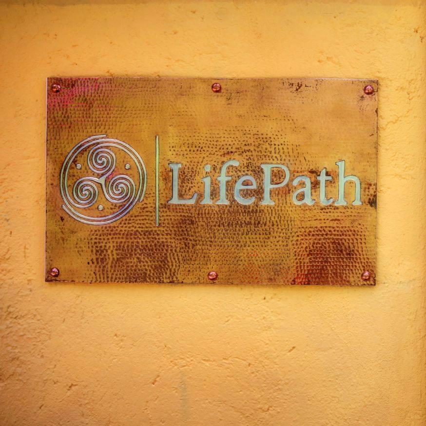 Centro HolÃ­stico y B&B - Holistic Center and B&B. Rinconada de La Aldea #29 info@lifepathretreats.com