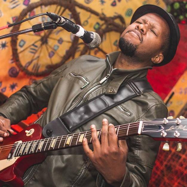 ismasouza's profile picture. Quem se define se limita