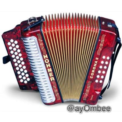 Pasión por el #vallenato con el acordeón, la caja y la guacharaca!