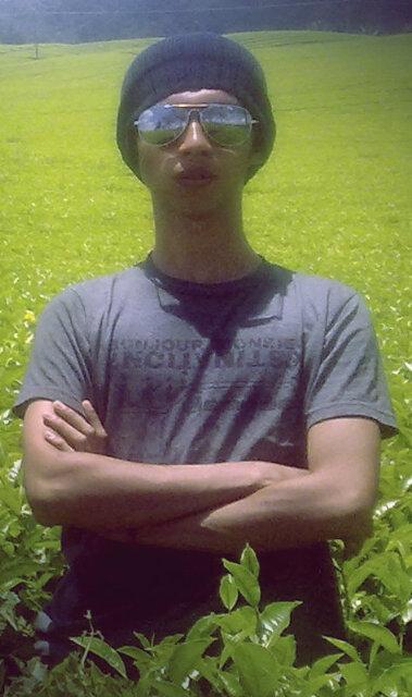 ..jaga kaki mu agar tetap di tanah, dan jaga juga kepala mu agar jangan sampai ke langit..