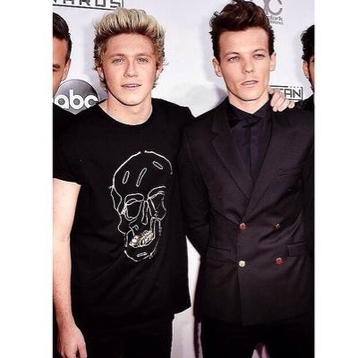 Irish  follow @ciaramadden_ (actual account) 5SOS 1D
