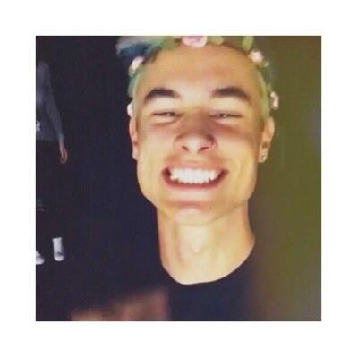 dorkyavons's profile picture. O2L FAN ACC ♡