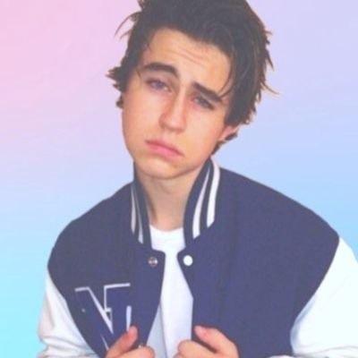 Haii go follow @uggsgilinsky because she gave you this follow