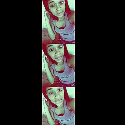 Sabrina Martinelly 
 - Signo : Peixe 
- Musica : Sertanejo 
- Whats : 967406764