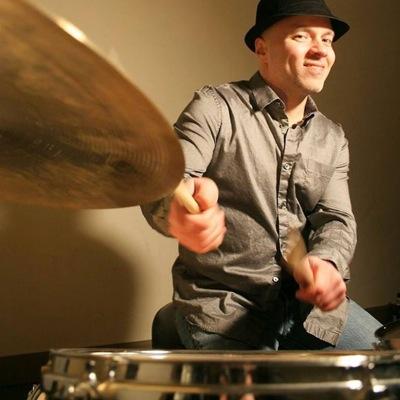 Drummer/ musician. Gigs, Lessons, Sessions https://t.co/uDlU3v4xZf