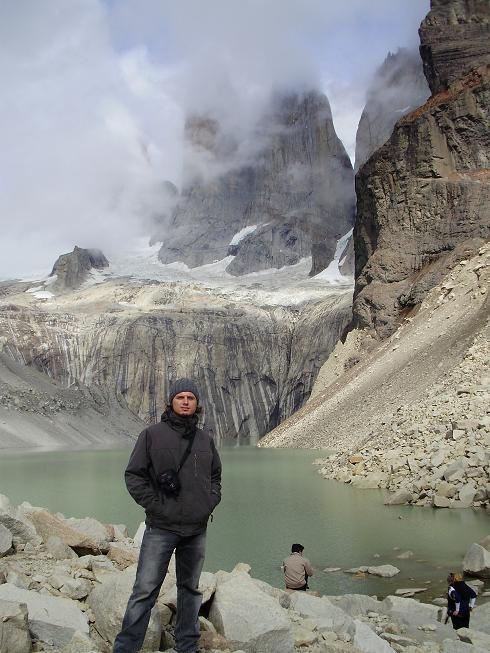 VMorisB's profile picture. γνωθι σεαυτόν Librepensador 🧠

  “La primera obligación de todo ser humano es ser feliz, la segunda hacer feliz a los demás”.