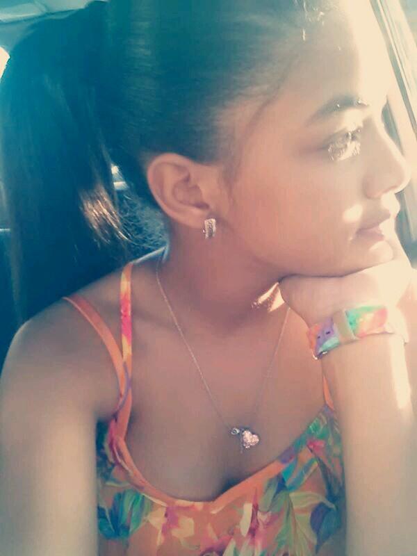 i AM DIRECTIONER BELIEBER SELENATOR  MAHOMIE✌ AMO A MY BFF @ismel_florimon