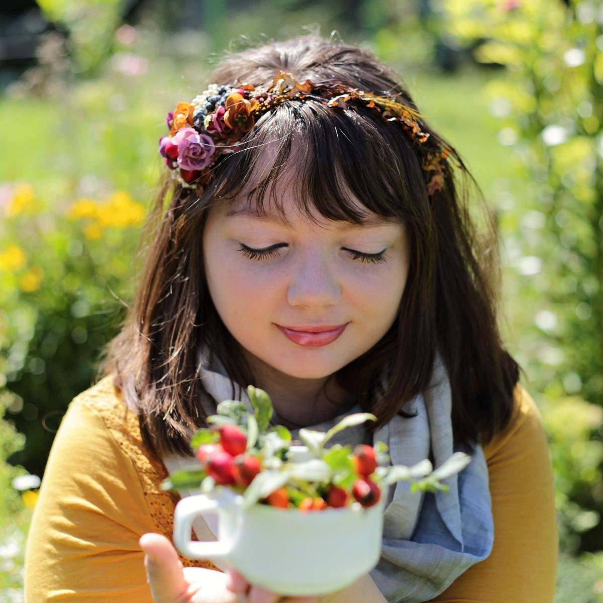 Magaela - handmade fashion accessories for special events or everyday use :) #flowercrown #wedding #weddingflowers #hairflowers #hairwreath #headwreath #flowers