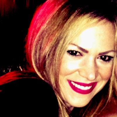 Vaia_ki's profile picture. Οπου λαλουν πολλα κοκορια...κρατα μικρο καλαθι!!