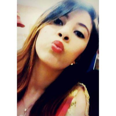 Branca como a Branca de neve, 19 anos, carioca, tenho um ciumento que eu amoo e uma vida inteira pela frente!