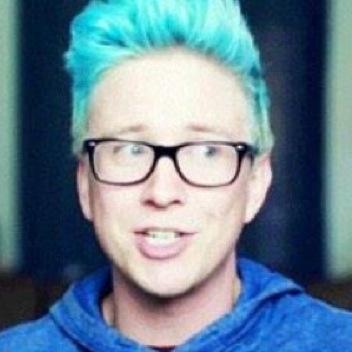please go follow @toxictroyler because she gave you this free follow :) she follows back!