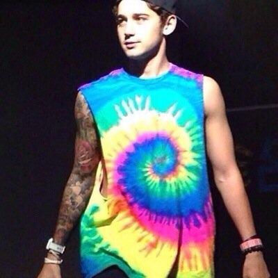 Go follow my other account @lube4jaimes cause free follow