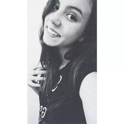 Sou apenas um anjo caído, expulso de um paraíso onde reina a felicidade.