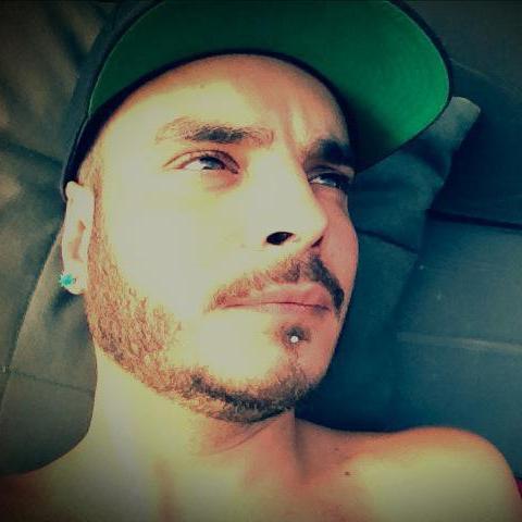 FreitasMks's profile picture. A Brazilian artist/photographer/graphic designer/Dj living in Montreal - CA.