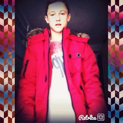 I am 14| play roller hockey for chappies| 100m runner| Wales | Single| Music -Tupac,Dubstep| Snapchat/Instagram-Jordan_jones207| photography| follow for follow
