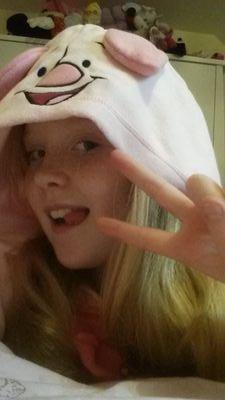 hey guys ! I do youtube vids for fun and I love horse riding xxx love you all xxx