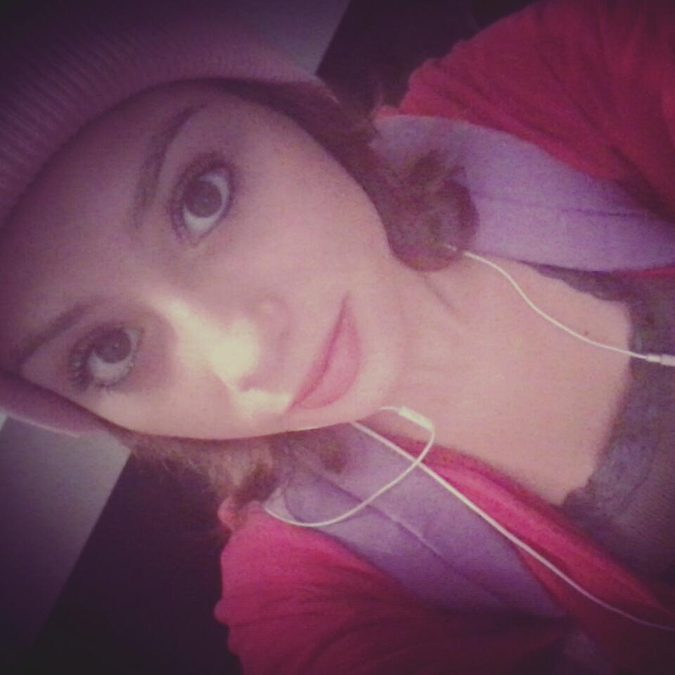 Eu brinco, eu erro, eu choro, eu sorrio, eu falho. Não sou perfeito, nem prometi que seria.
