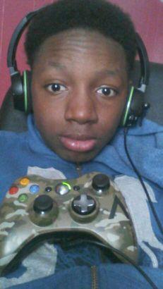 im 12 years old my gamertag on xbox is im refluent 1v1 me