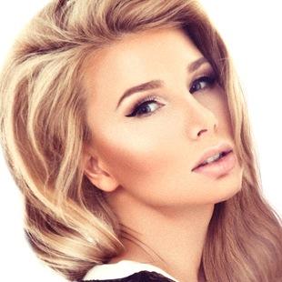 Актриса,dj в проекте Audio Girls,матершинница. http://t.co/AmRz97tKb0
Шизофрения с приступами автомоносексуального бешенства.