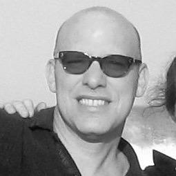 Immigrant. Lynda's husband. A&Js daddy. Pastor. Musician. Woodworker. 🎸. 🌈 🎚 Making things out of other things.
