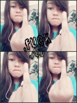 .aku sLlu syg sma kamu .akim .i Love uuu                  .muuach .CymiiRa ♡♡