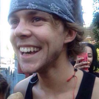 hi cutie, go follow @deepthroatmuke and ask for a follow back