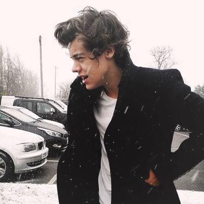follow @drunkwithhes