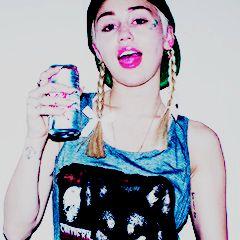 sairousmaconha's profile picture. alguem me salva dessa vida de smiler