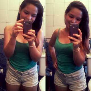 Si jugarias en el cielo Moriria para ir a verte C.A.R.P
                                       ♡   14/02/2013  ♡