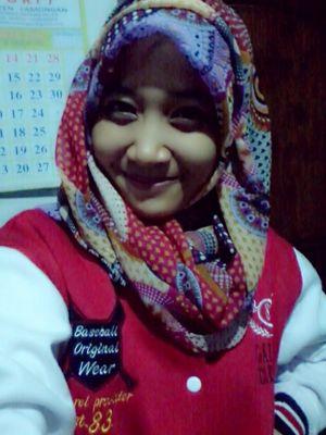 Cewek cerewet, , sukanya makan. .
:)