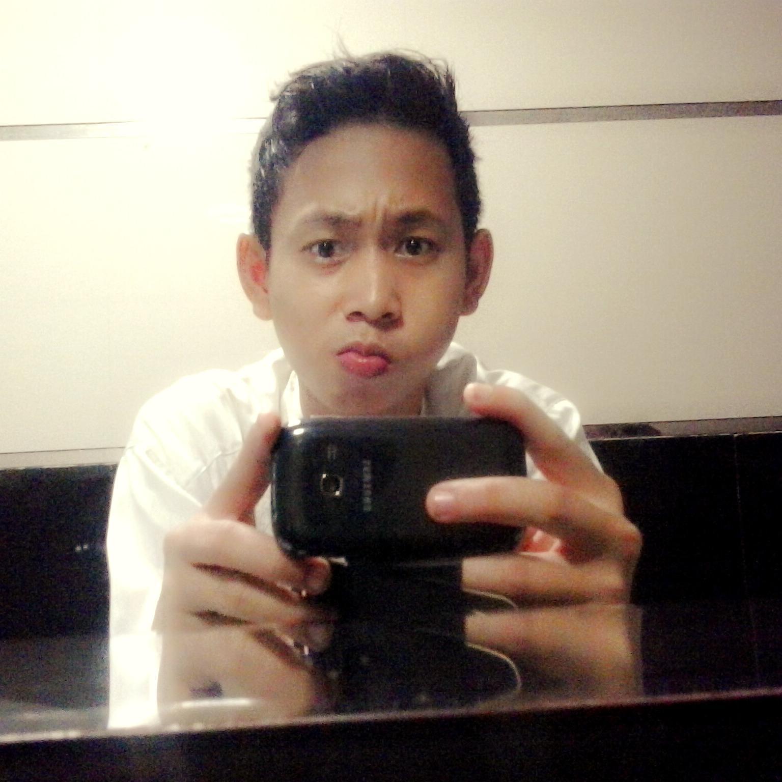 agung_1304's profile picture. jadilah diri sendiri :) 3 / Pin:7DA4D19A / gak mau di bilang munafik / 08992291283