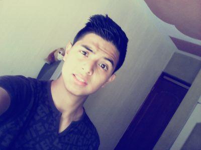 crizzfer24's profile picture. La vida sin musica, seria un error