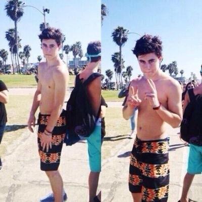 Go follow @griersdate and turn on her notifis Show her you have them on for a DM to Nash, Johnson and Jacob