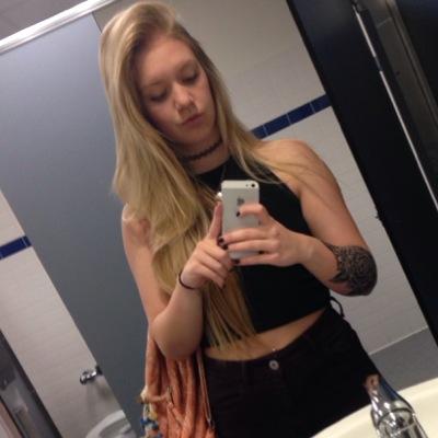 bayyyybayy2's profile picture. I love wine