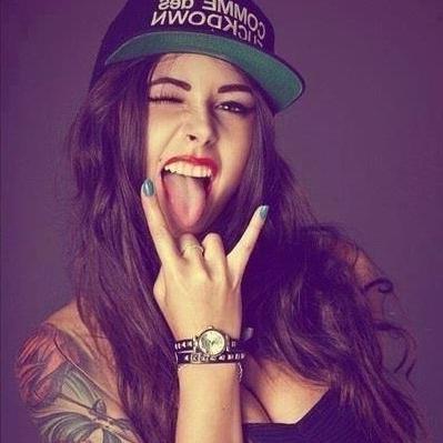 Il n' y a pas que les mecs ! ♥ Les filles aussi ne sont pas sans reste. Retrouve les plus beau ronflement de nanas Enregistre ta copine et envois nous sa vidéo