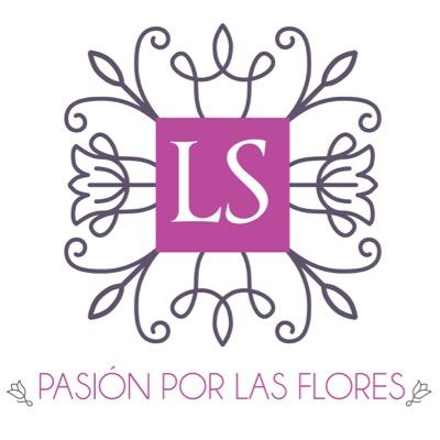 Diseñadora Floral, apasionada del diseño y el arte, mismos que me inspiran en cada Diseño, Boda, Evento o Workshop que realizo.