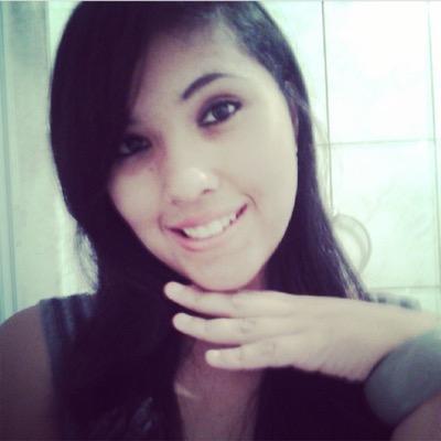 Tiendo a atentar contra mi integridad fisica. Pero de forma involuntaria, las cosas me golpean. Hondureña