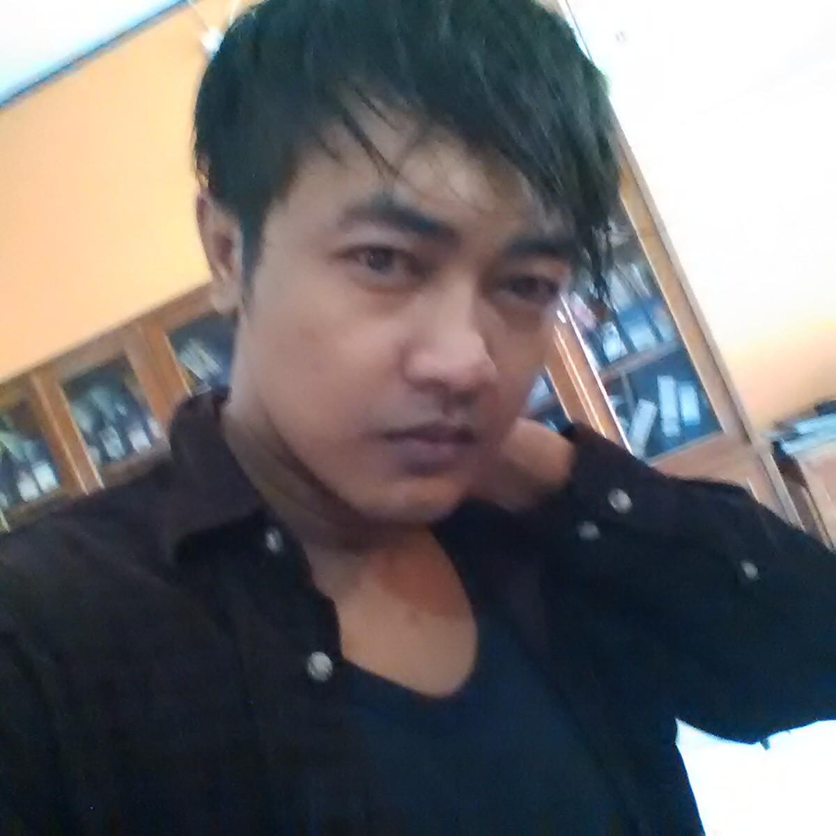 Bosan dengan pacaran..pengen serius sekarang,,jd gw nyari calon pendamping hidup gw..satu untuk selamanya