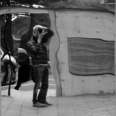 Photographer, addicted to all forms of news media. Love music, gigs, sport & reading on a variety of subjects ... KTID!