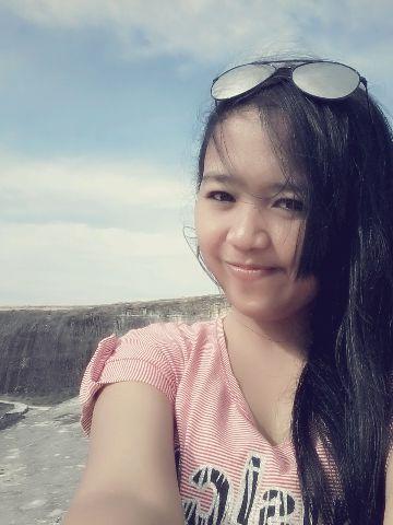 resasabrina's profile picture. 