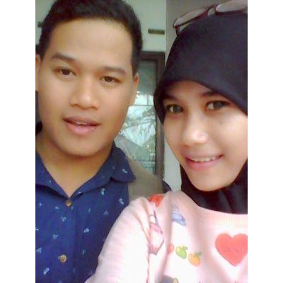 Twitter kena hack MALING IKLAN !!!  Follow akun baru @tsanadya411 • Calon imam ku nanti ♥ Bangkit Tito Rahmadani ♥ ☺ •