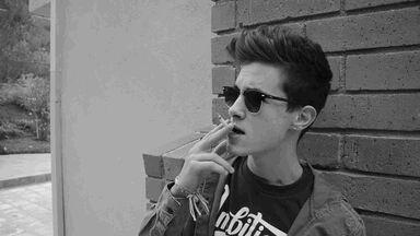 “I'm still  B a t m a n.”—; Ryker Phoenix Brooks. 【Son of @DamagedSanity and @FrxzenHcll; 16; @FrczenShadcws' twin】
