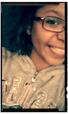 Sareena_Bae's profile picture. Your gone and i gotta stay high all the time,to keep you off my mind✌