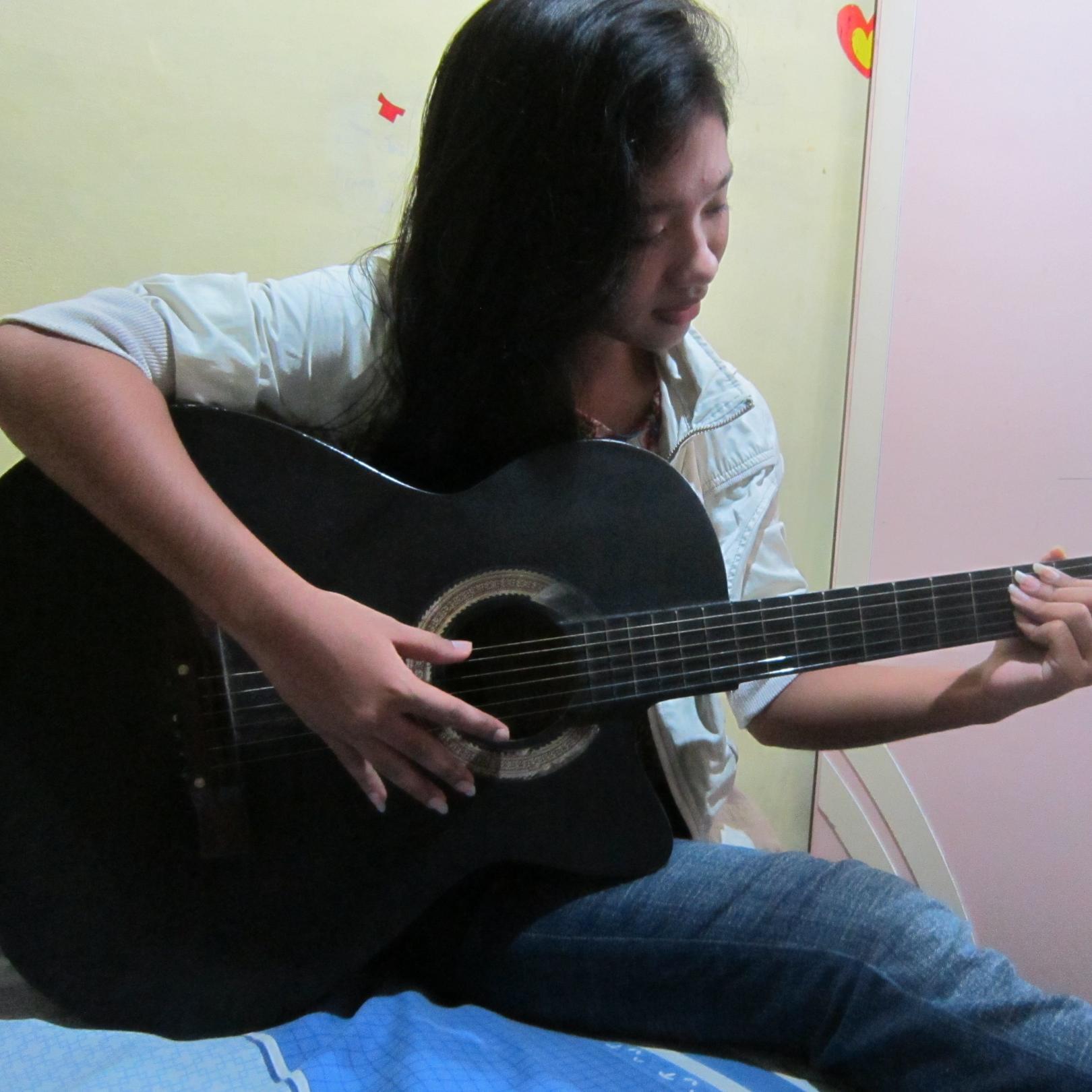 aku yaa aku :D
smkn 2 singkawang, bidang akutansi./04-01-1998.
just mention:))