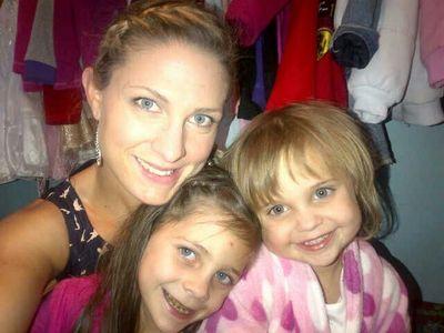 Wife to the most amazingly talented swimming coach on the planet, Graham Hill and mum to 2 gorgeous little girls!!