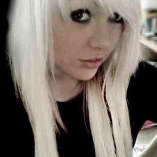 punkschoolwimp's profile picture. ||Depressed (RP)(Emoversity) I'm Motty/Kitty||