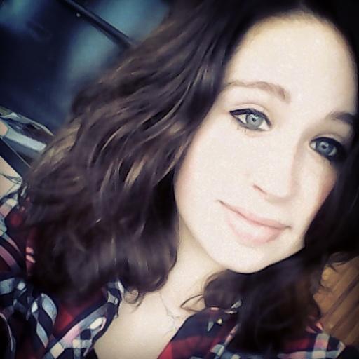 17 y/o , hairdresser, horseriding,