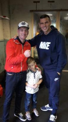 ex pro boxer won numerous titles as AMATEUR as pro boxed final eliminater for British title an European shared a ring with many champions proud career.