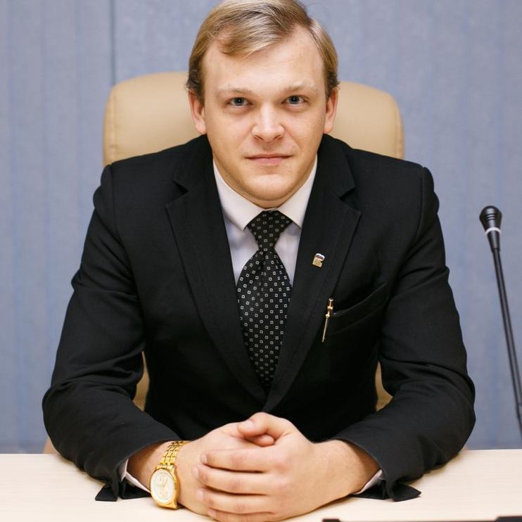Руководитель МО Партии ЕДИНАЯ РОССИЯ;
Председатель молодежного правительства Кировской области