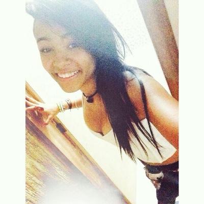 A casa não caiu, muito menos desabou. Tô firme e forte, se fudeu quem desacreditou../ 16